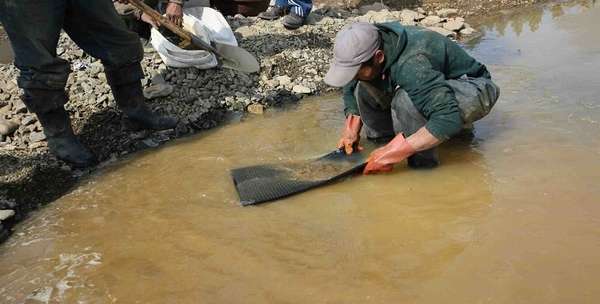 How to extract gold from river sand: what tools are needed, how to obtain a mining permit