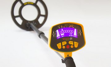 Illuminated metal detector