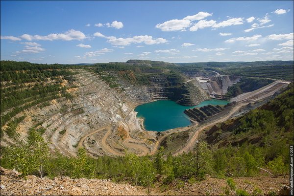 Sverdlovsk region, minerals, deposits of the Sverdlovsk region, Polunochnoe, Cheremukhovskoye deposits, gems of the Middle Urals, Malyshevsky emeralds, the largest emerald, industrial tourism, geological tourism of the Sverdlovsk region, where to go Sverdlovsk region