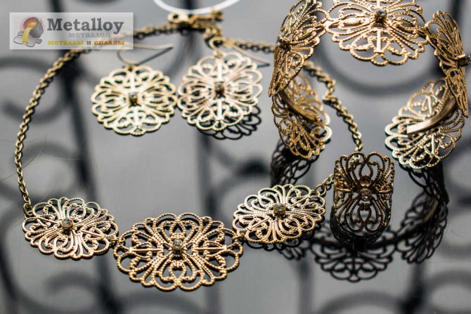 Jewelry alloy decoration