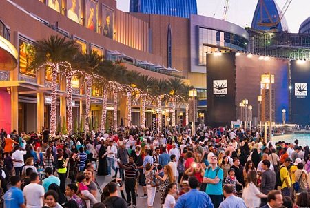 Dubai shopping center exterior