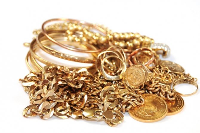 gold in the form of earrings, coins, rings and chain